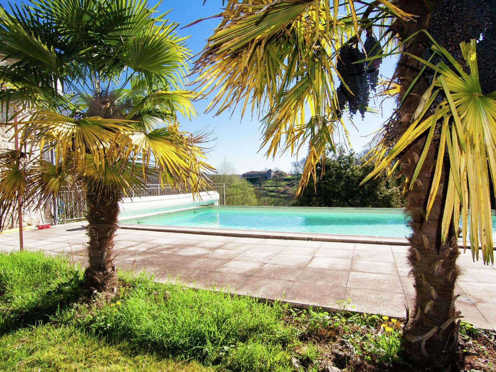 Villa Warm Mansion With Swimming Pool In Sigoul S Pomport Exterior foto