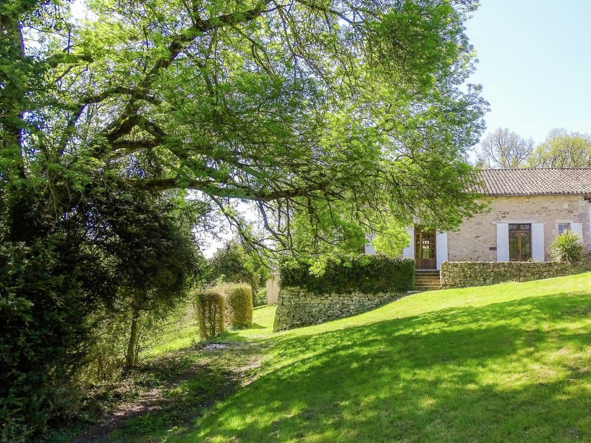 Villa Warm Mansion With Swimming Pool In Sigoul S Pomport Exterior foto