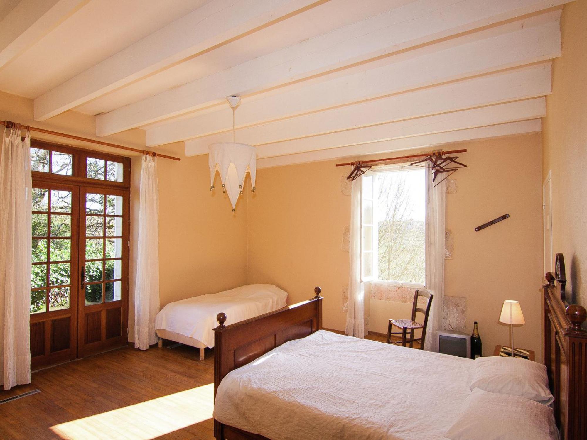 Villa Warm Mansion With Swimming Pool In Sigoul S Pomport Exterior foto